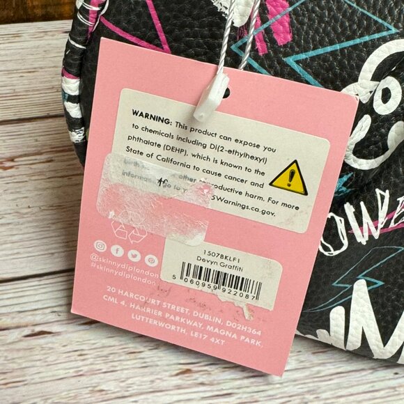 SKINNYDIP LONDON Devyn Graffiti Shoulder Bag - Picture 4 of 4